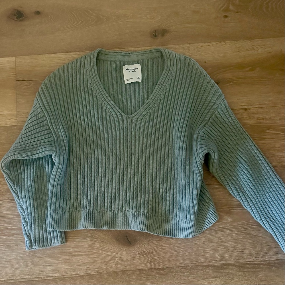 Abercrombie and Fitch Cropped Sweater